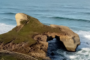 tunnel beach