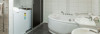 manorburn apartments bath room