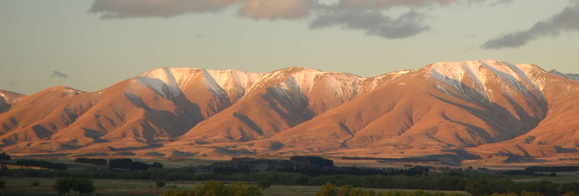 evening light over the Kakanue mountans